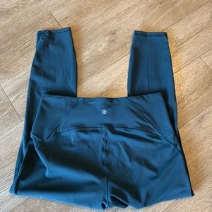 Lululemon train times crop sz 12 MINT condition